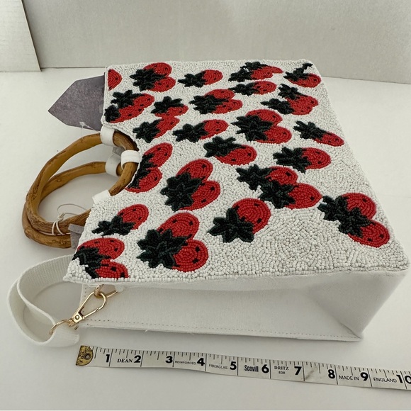 NWT Sol + Mer Strawberry Beaded Viral Purse Handbag w Bamboo Handles White Strap - Picture 6 of 15